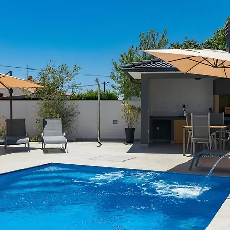 Casa L וילה פולה