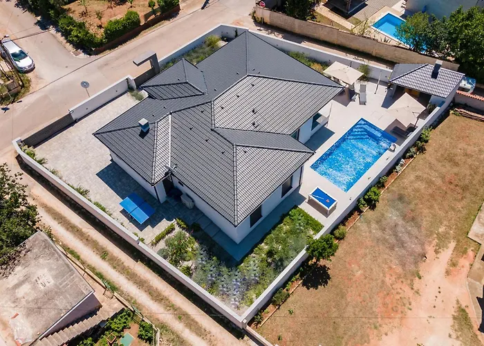 Casa L * 풀라